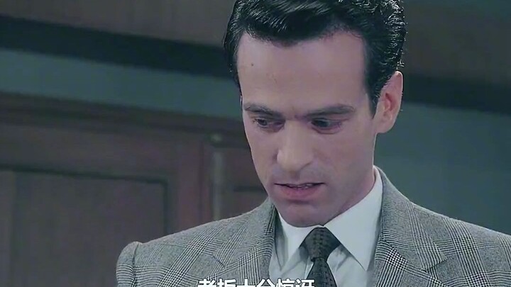 The secretary types 390 words per minute—and the next scene will blow your mind!