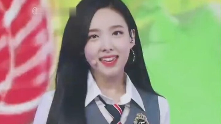 TWICE: Nếu đàn em không phải để lừa thì chẳng còn ý nghĩa gì cả