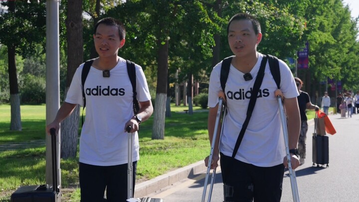 【موسم الدراسة 2023】 توأمان من هونان حصلا على نفس الدرجة في امتحان القبول الجامعي وتم قبولهما في تخصص