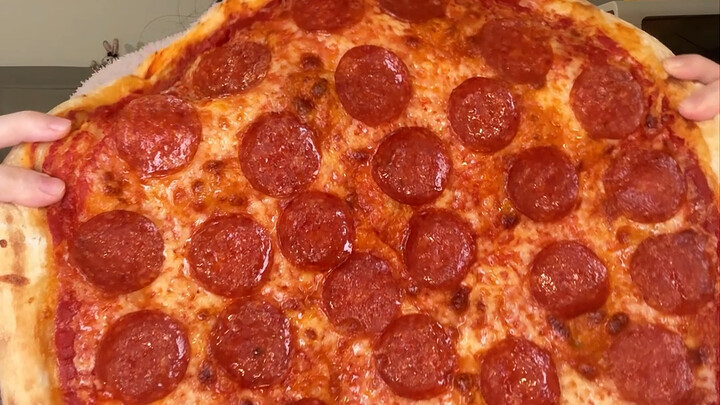 【Xiao Shi Nai Xiong】Hanya Makan Satu Potong Pizza