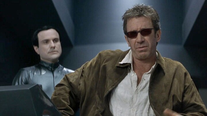 A man was just cast as a commander in Star Trek, and suddenly aliens abducted him to lead their batt