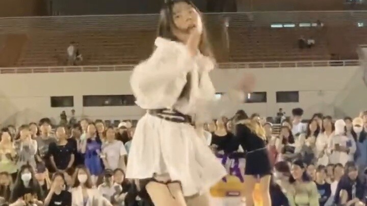 เพลงที่ชอบ: Take off, Go big or go home, dance with it version