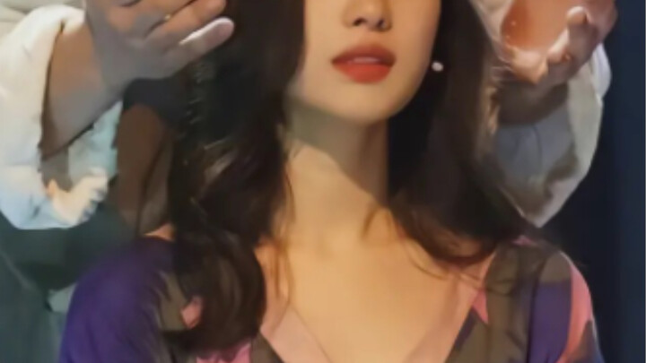 Sudah hampir tahun 2023, aku masih terus mendambakan tubuh kakak perempuan!