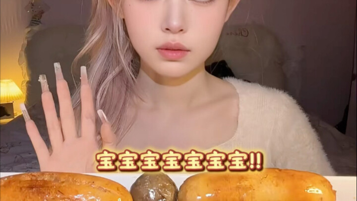 /•᷅•᷄\୭Xúc xích nướng xúc xích nướng xúc xích nướng!!!