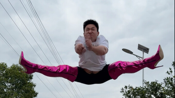 Girlfriend’s high-heel quality inspector applies to “exit”!