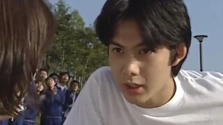 It Started With a Kiss - Love Story Details Comparison 4