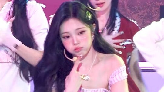 【H2H】Bộ trang phục yêu thích nhất! Bài hát mới RUDE của hearts2hearts! Trên sân khấu phần của ai thì