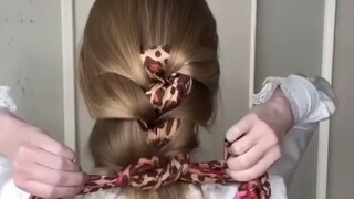 Super beautiful silk scarf tied hair, I like this gentle feeling so much