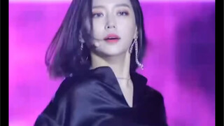 @ CLC 张睿恩 真丝衬衣+皮短裤 一袭大长腿划过 又飒又美 鼻血…