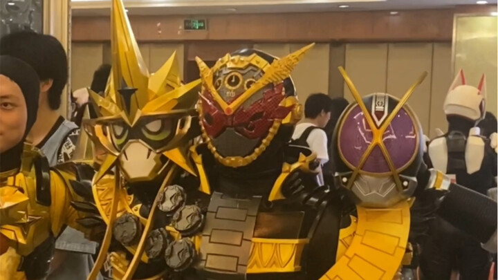 I wore a leather suit to the comic convention again