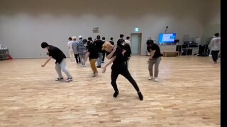 没看过的7妈有福了，李知勋简直就是慕强批的天菜（他跳爽了我也看爽了