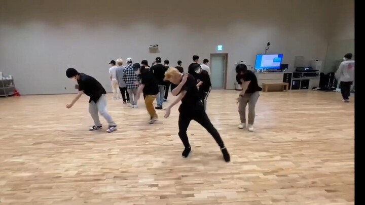 没看过的7妈有福了，李知勋简直就是慕强批的天菜（他跳爽了我也看爽了