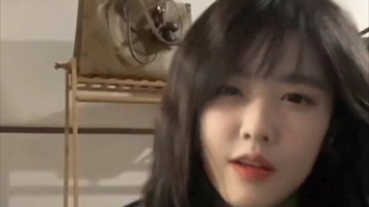 【พี่สาวงู】“ดูถุงเท้าหน่อยไหม? ถุงเท้าเหลืองแล้ว” “ดูกางเกงหน่อยไหม? ฉันใส่กระโปรงนะ”