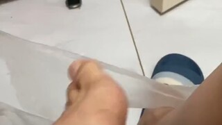 看好你们的女朋友。我出门了
