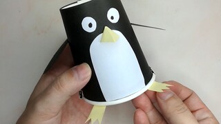 Xiaozhuang makes running paper cup penguins by hand, DIY handmade toys, let's play with your childre