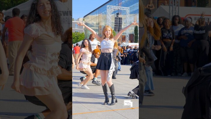 Hitomi lại nhảy “FIESTA” 💕 #Hitomi #SAYMYNAME Biểu diễn vũ đạo Kpop ngẫu hứng tại Paris
