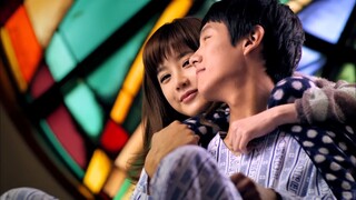 PARK BOM 2NE1 YOU AND I MV