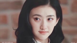 الجمال الكبير لا يحتاج إلى أي خصلات أمامية لتجميل شكل الوجه، حتى أن ري با تعرضت للإحراج بسبب جمالها 