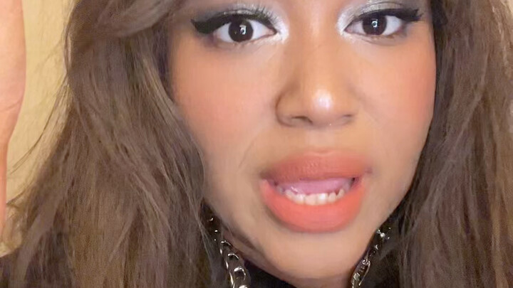 Zongzi can be sweet or savory, but my eyes definitely can't stay idle.