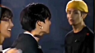 I love their friendship JK #V JHOPE