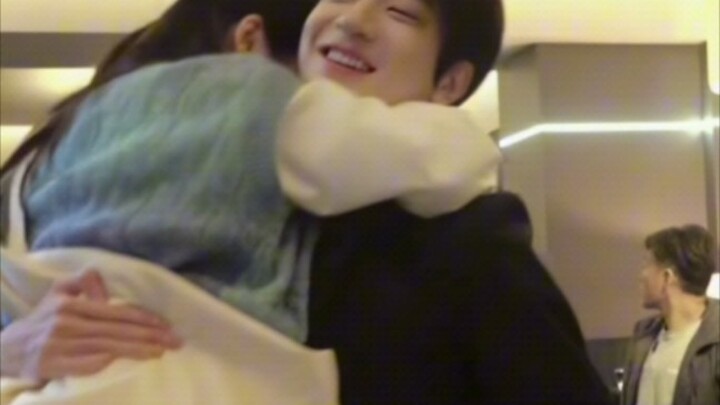 【Thẩm Nguyệt – Lâm Nhất】Ai mà hiểu nổi! Anh ấy chỉ một cái là bế cô ấy lên luôn!!! Độ soái ca của an