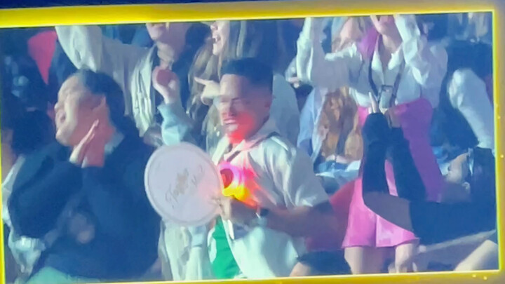 The male fans at TWICE's Sydney concert