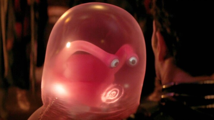 An alien obsessed with other people’s butt holes—so cute!