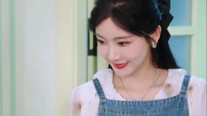 Ketika dua agen drama parah menikah, mereka harus berakting nonstop setiap hari untuk menyembunyikan