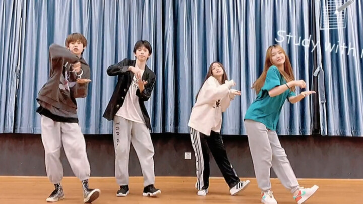 A collection of videos of Shen Xiaoting shooting with her topclass juniors before her debut (Part 2)