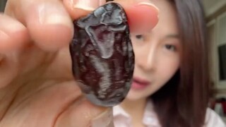 Hayoo. baru tau aku rupanya kurma itu dicuci dulu sebelum di makan..