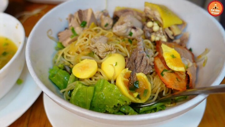 Đông Nghẹt Khách Quán _MÌ GÀ XA KÉN_ Bán Cả 1000 Phần Mỗi Ngày Nức Tiếng Đường