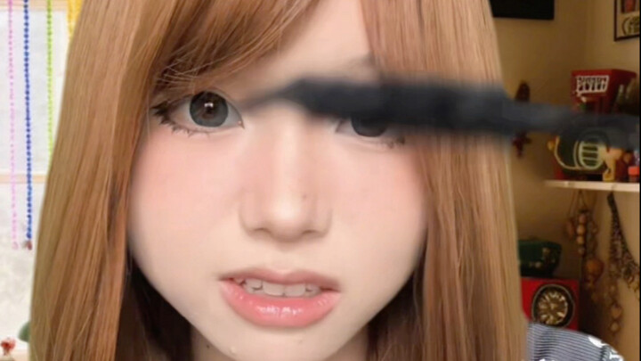 [ASMR] Cô gái xấu tính thích thầm bạn trang điểm cho bạn