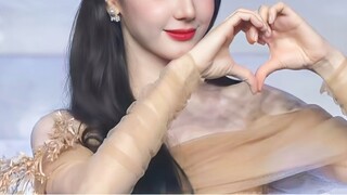 Holy crap, the Mary Sue novel wasn't lying—when the female lead made her entrance, she stunned every