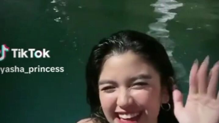 grabe ang laki ng pool