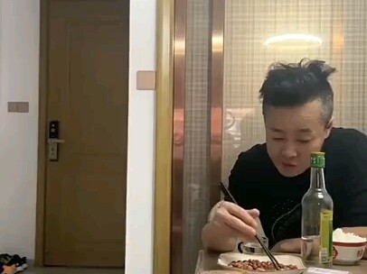 حقًا يجيد اللعب!