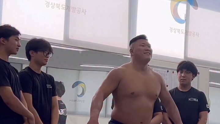 ดันคอ 140 กก.