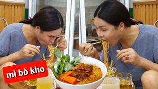 DIVA Cát Thy review món Mì bò kho tại tiệm Bánh tráng trộn