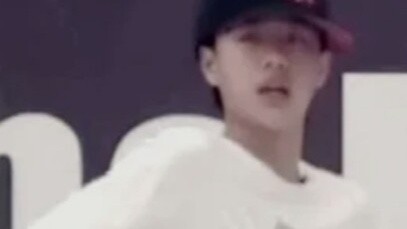 Wang Yibo dancing at the age of 13! The following is a comparison of Yibo after training in Korea! C
