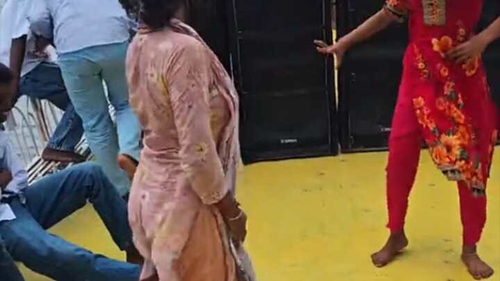 ভাইরাল ডান্স ভিডিও
