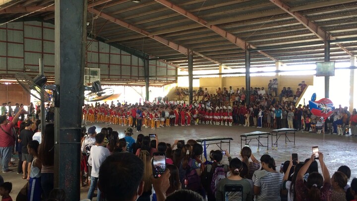 Drum and lyre performance