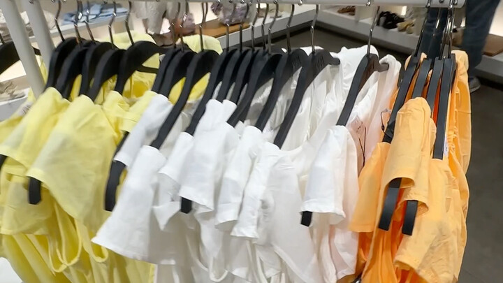 ملابس الأطفال أجمل من ملابس النساء،