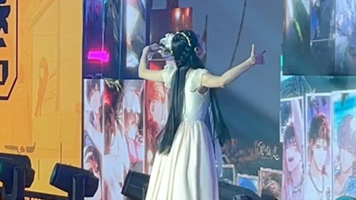 就这个光与夜之恋爽！！！！