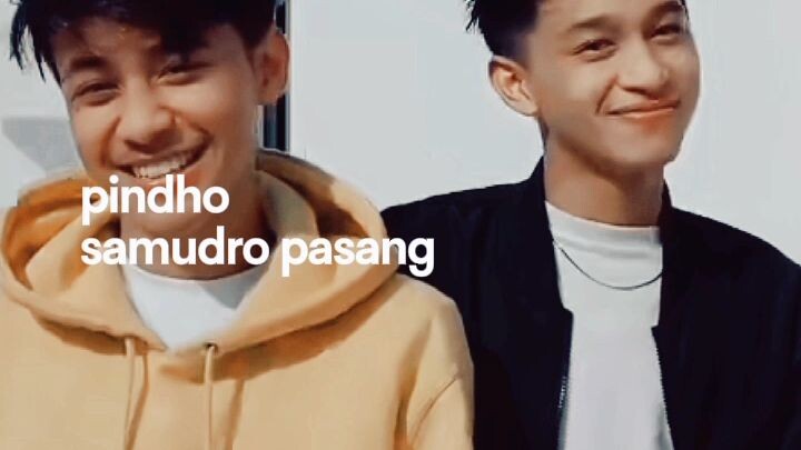 lek manis apa lek ganteng