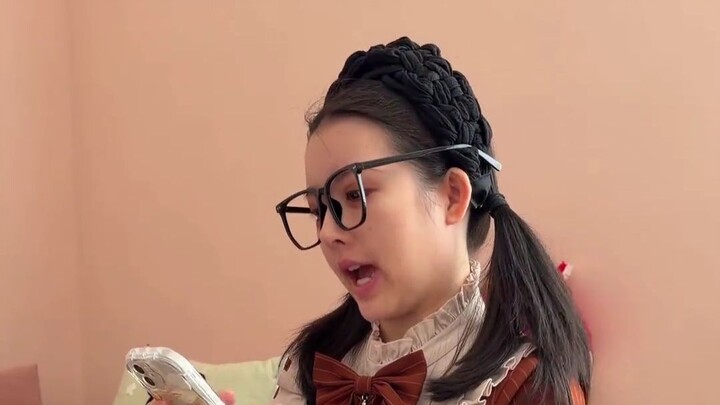 Tuổi của mấy người cộng lại còn không bằng cỡ giày của thế hệ 00.