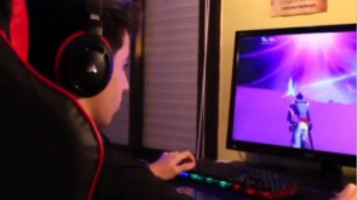 LOL Why isn’t there an ad during the death screen?