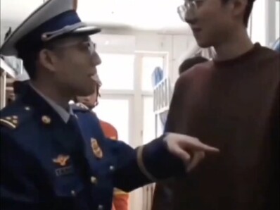 短短几分钟数百次交锋，此子竟不落下风，但还是前辈技高一筹套出来住307