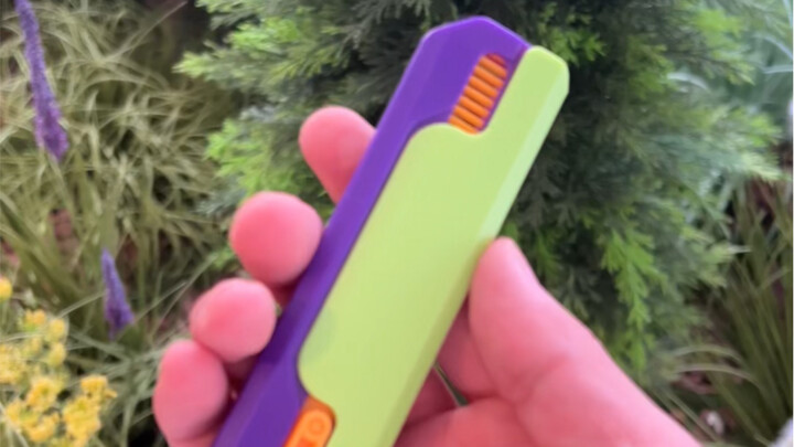 This toy is seriously so much fun—my girlfriend’s even begging to play with it, hahaha!