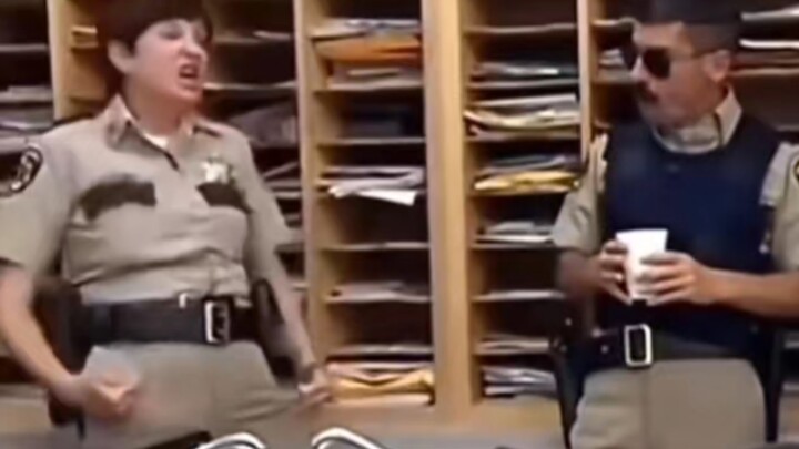 Ketika para pekerja keras memenangkan lotere besar, ledakan kemeriahan baru saja dimulai...