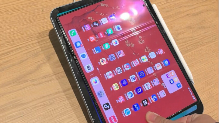 พับสามทบท้าชน iPad Pro ใครกันแน่คือสุดยอดแห่งประสิทธิภาพการทำงาน?