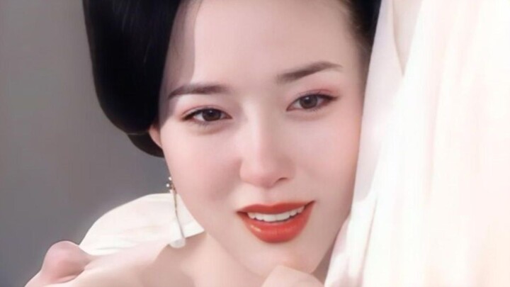 Ferrari tetaplah Ferrari meski sudah tua; wanita yang kini terlihat seperti “bibi tua” di matamu dul